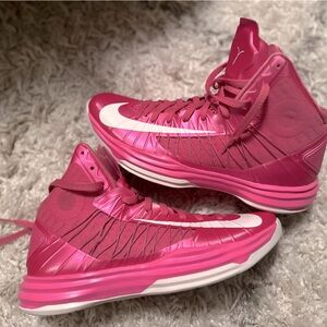 RARE Nike Hyperdunk 2012 Think Pink Breast Cancer Bball Shoes Sz 11.5 524934-601